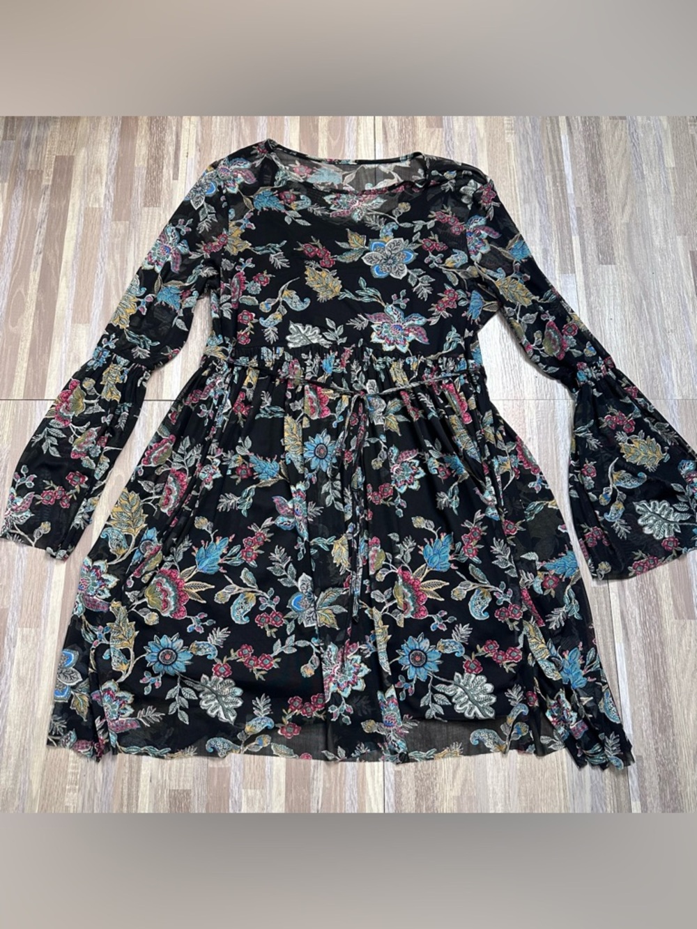 Women’s' Black Floral Bell-Sleeve Sheer Casual Dress with Black Slip XL/XXL